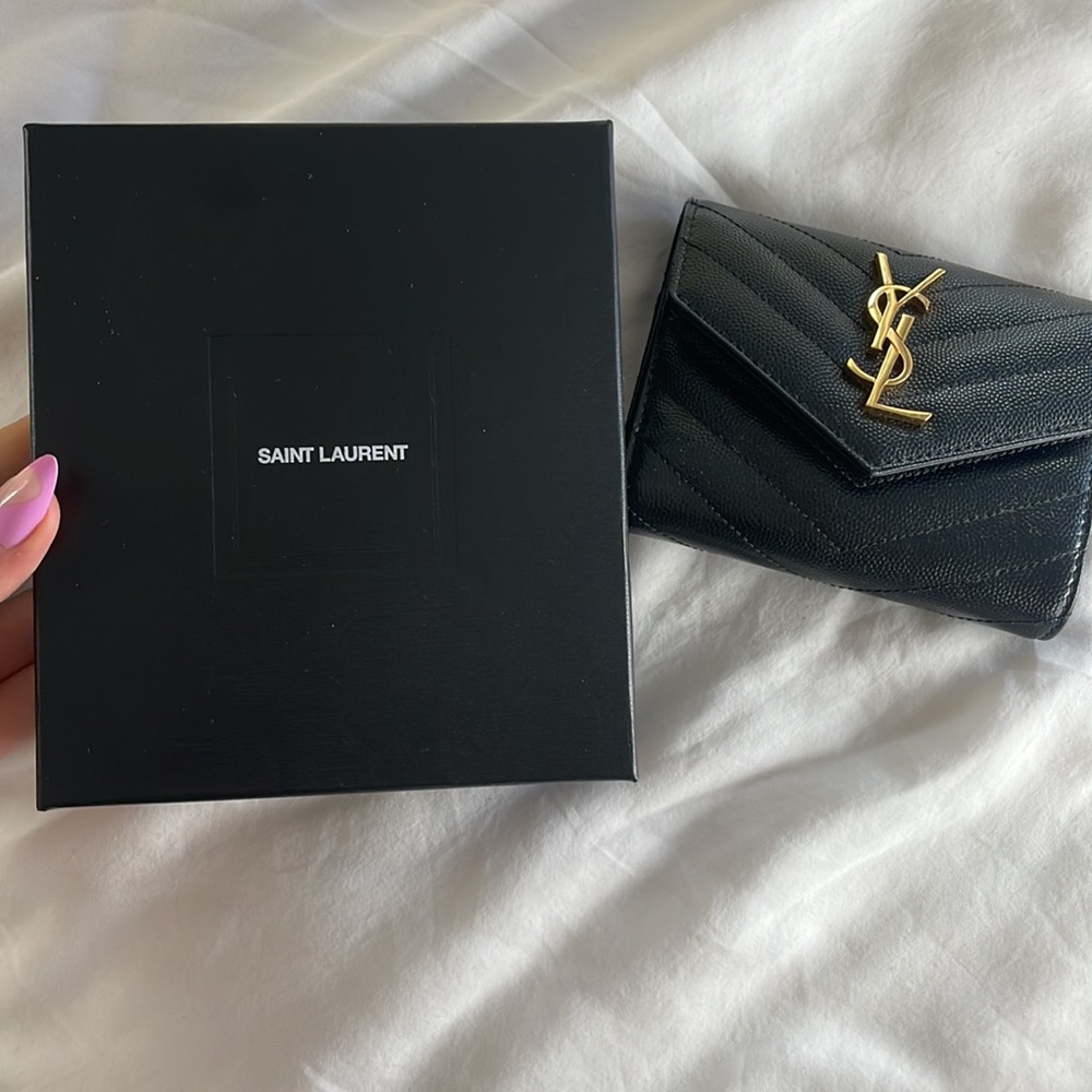 YSL SAINT LAURENT CASSANDRE MATELASSÉ COMPACT TRI FOLD WALLET QUILTED LAMBSKIN - Picture 15 of 16